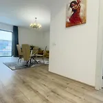 Apartman Large Coresi Apartment, Brassó