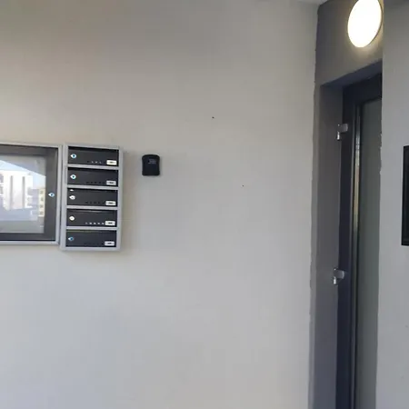 Apartman Large Coresi Apartment,