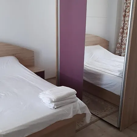 Апартаменти Large Coresi Apartment, Брашов