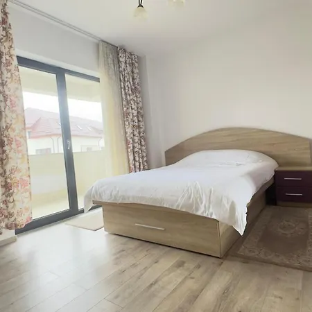 Apartman Large Coresi Apartment,