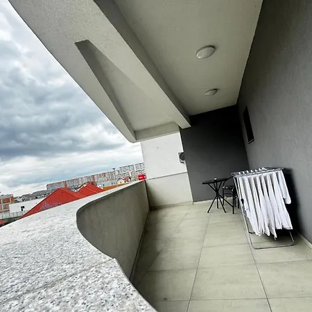 Large Coresi Apartment, Apartman *