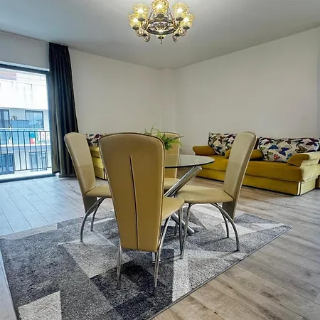 Large Coresi Apartment, Brassó