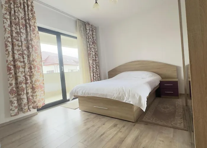 Apartamento Large Coresi Apartment,